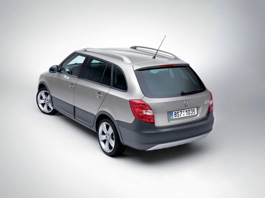  Skoda Fabia Scout 2009 года  (фото 13 из 27)